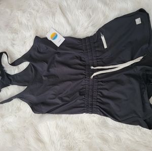 Vuori clementine romper size small